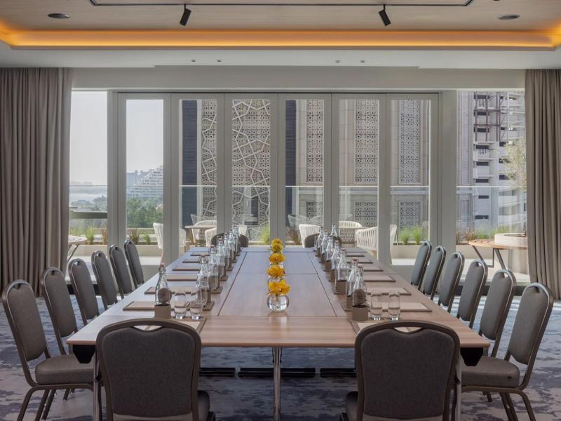 Avani Palm View Dubai Hotel & Suites