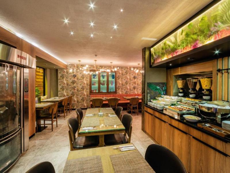 Ayramin Deluxe Hotel