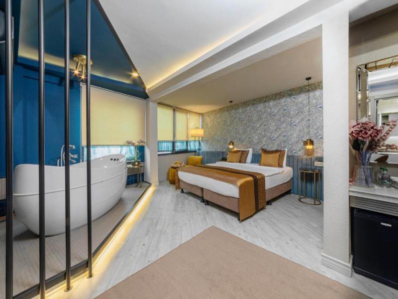 Ayramin Deluxe Hotel