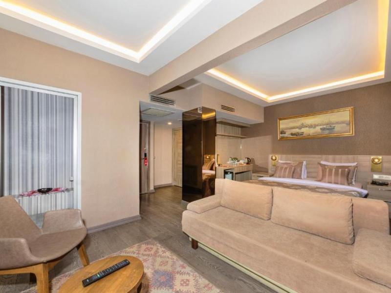 Ayramin Deluxe Hotel