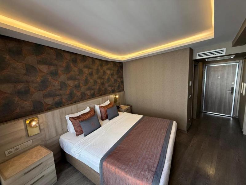Ayramin Deluxe Hotel
