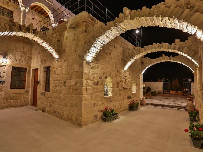 Acropolis Cave Suite