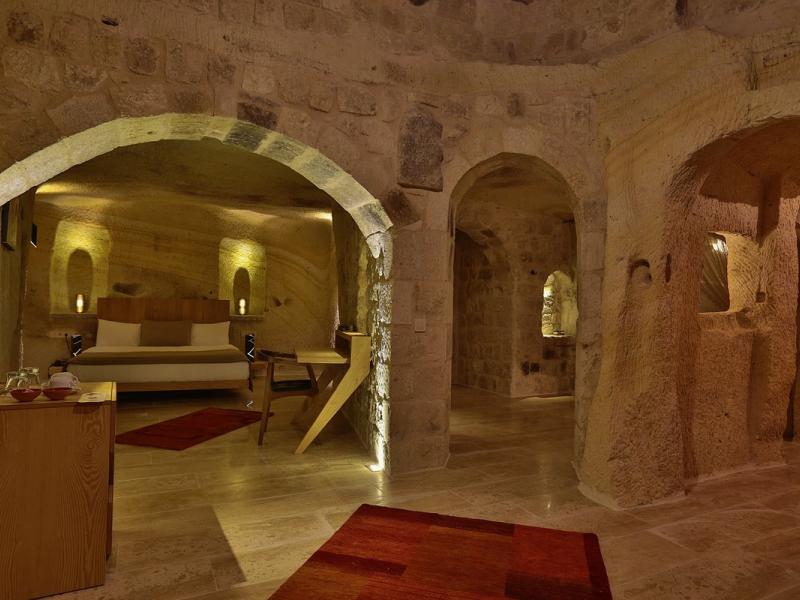 Acropolis Cave Suite