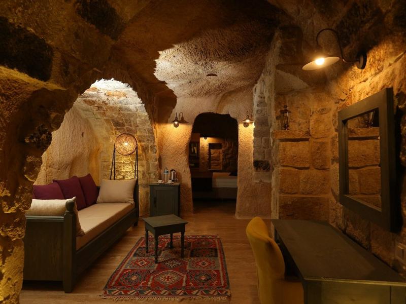 Acropolis Cave Suite