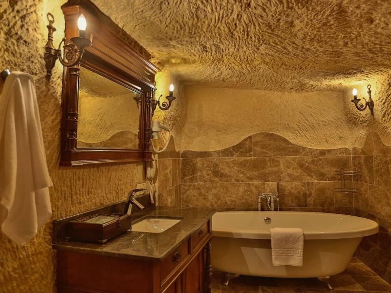 Acropolis Cave Suite