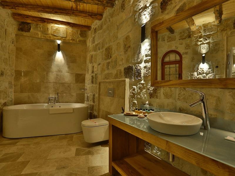 Acropolis Cave Suite