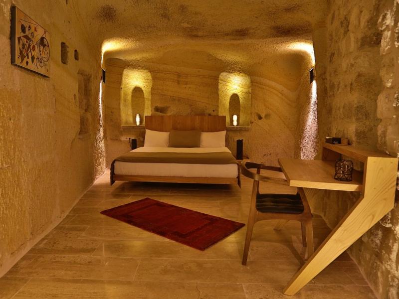 Acropolis Cave Suite