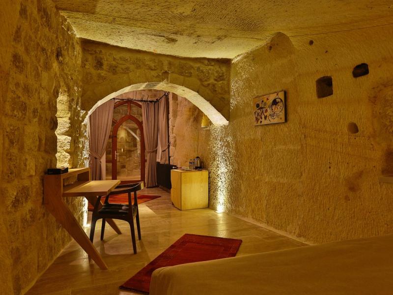 Acropolis Cave Suite
