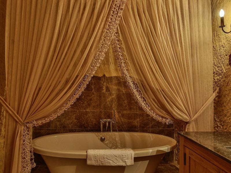 Acropolis Cave Suite