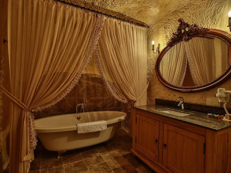 Acropolis Cave Suite
