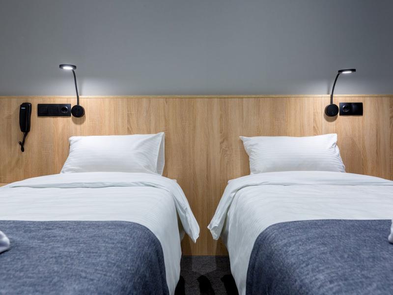 IZZZI у Гостиного Двора