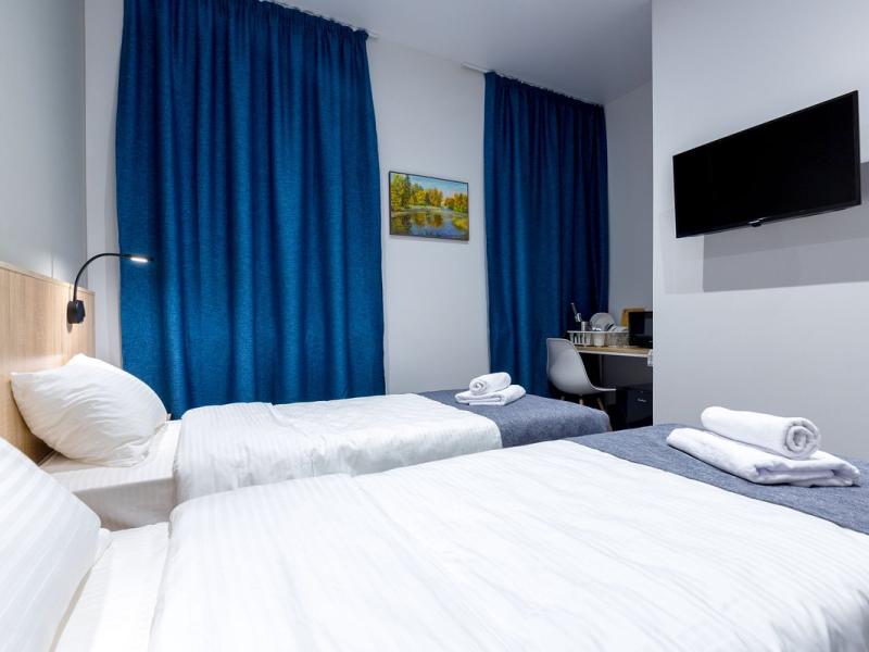 IZZZI у Гостиного Двора