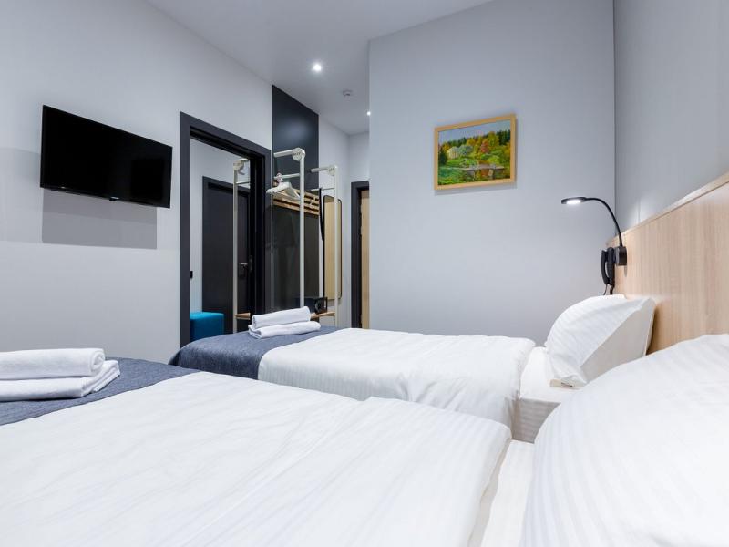 IZZZI у Гостиного Двора