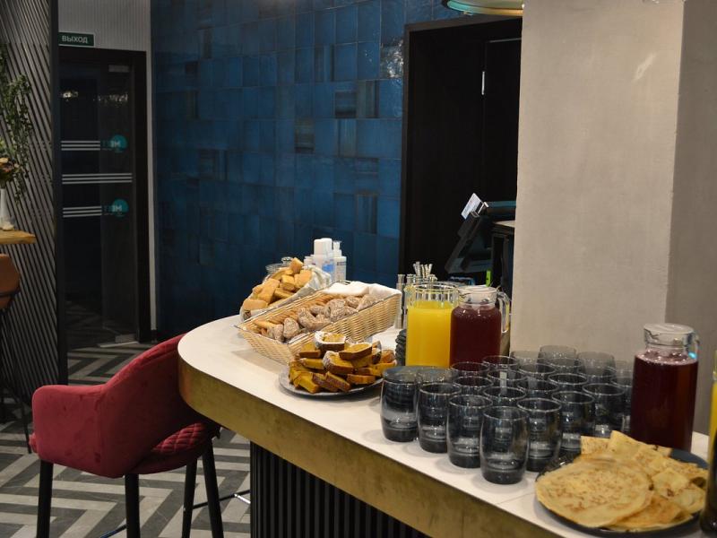 IZZZI у Гостиного Двора