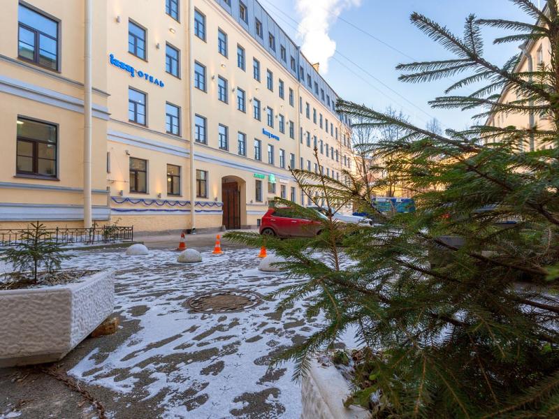 IZZZI у Гостиного Двора