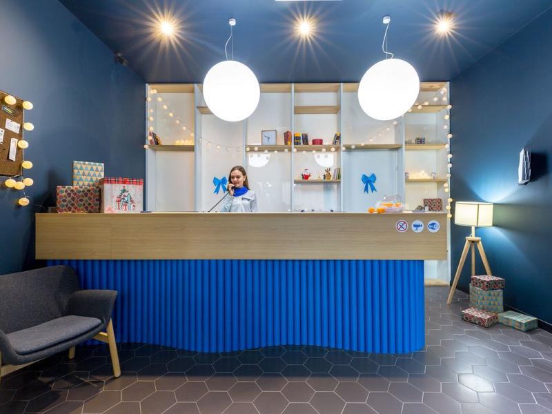 IZZZI у Гостиного Двора