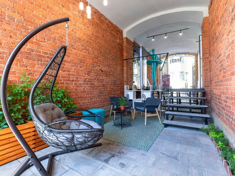 IZZZI у Гостиного Двора