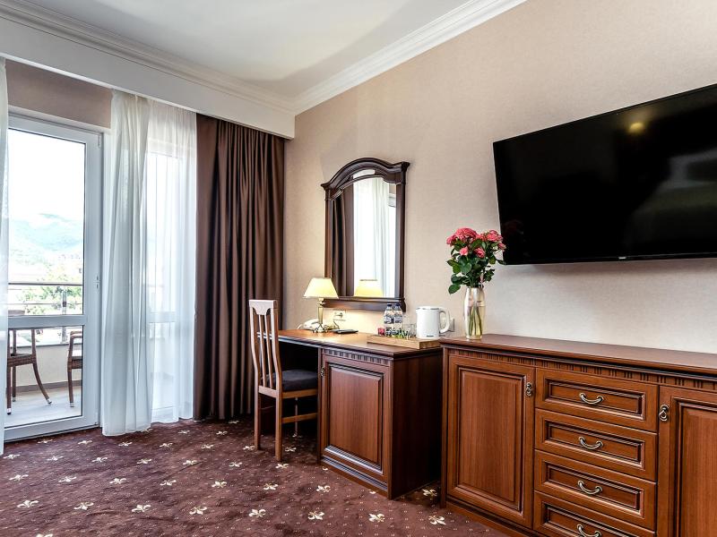 Южные ночи (Кабардинка)