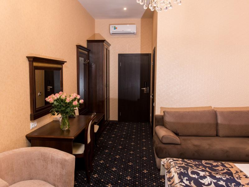 Sapphire Hotel