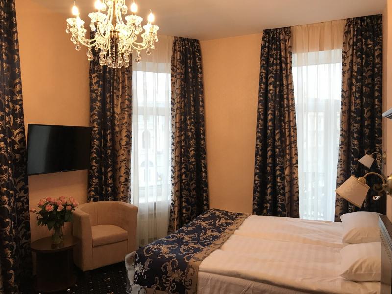 Sapphire Hotel