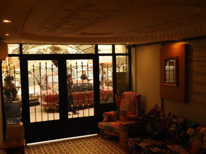 Alf Hotel