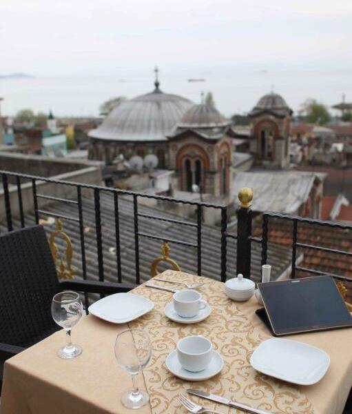 Alf Hotel