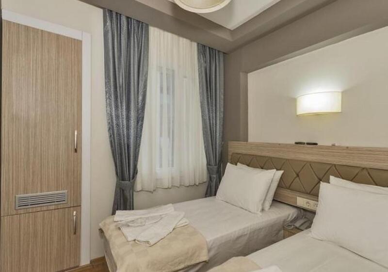 Metrolux Hotel