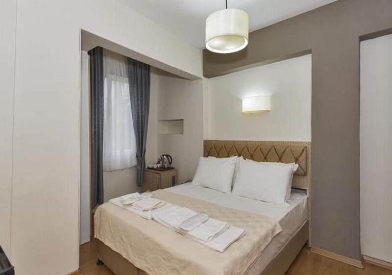 Metrolux Hotel