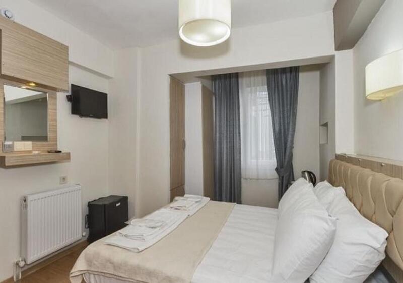 Metrolux Hotel