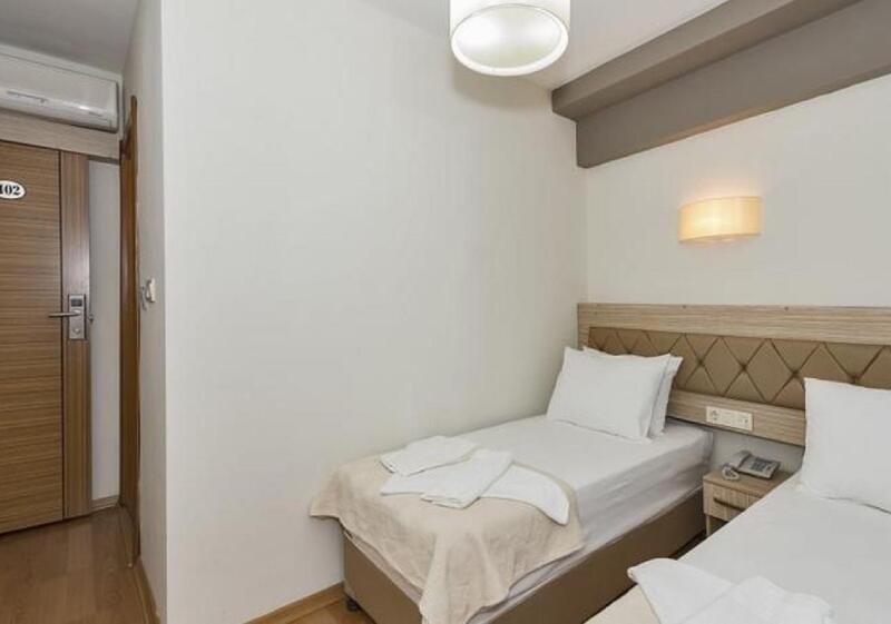 Metrolux Hotel