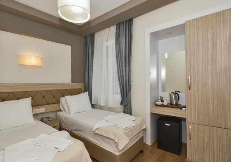 Metrolux Hotel