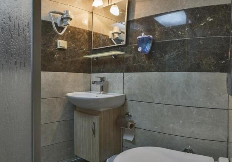 Metrolux Hotel