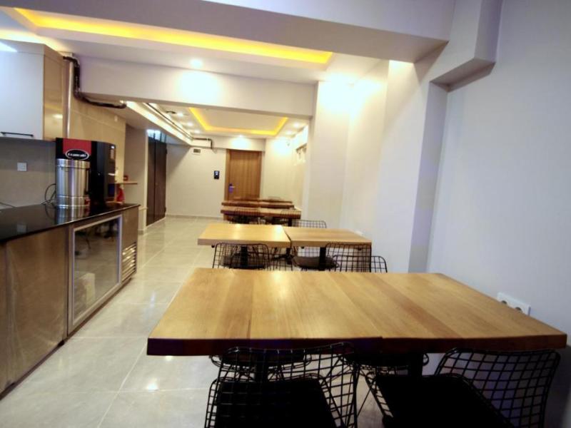 Hira Hotel