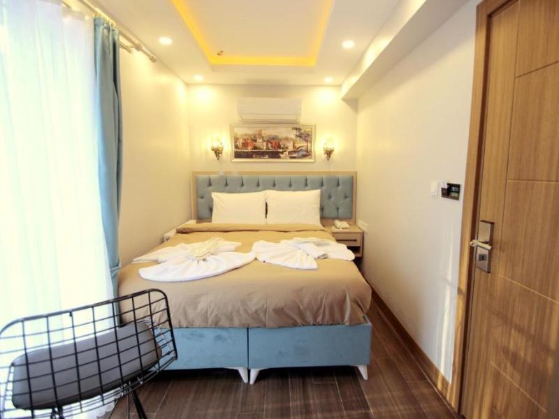 Hira Hotel