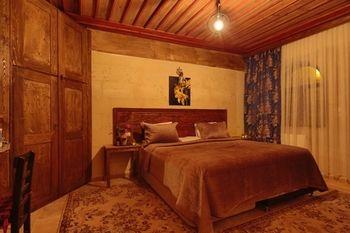 Jerveni Cave Hotel