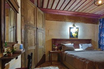 Jerveni Cave Hotel