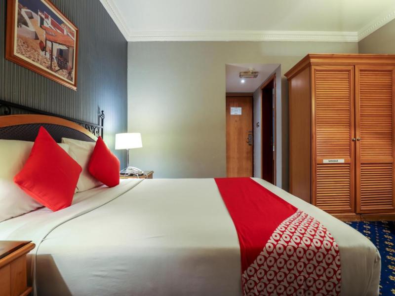 OYO 328 City Plaza Hotel