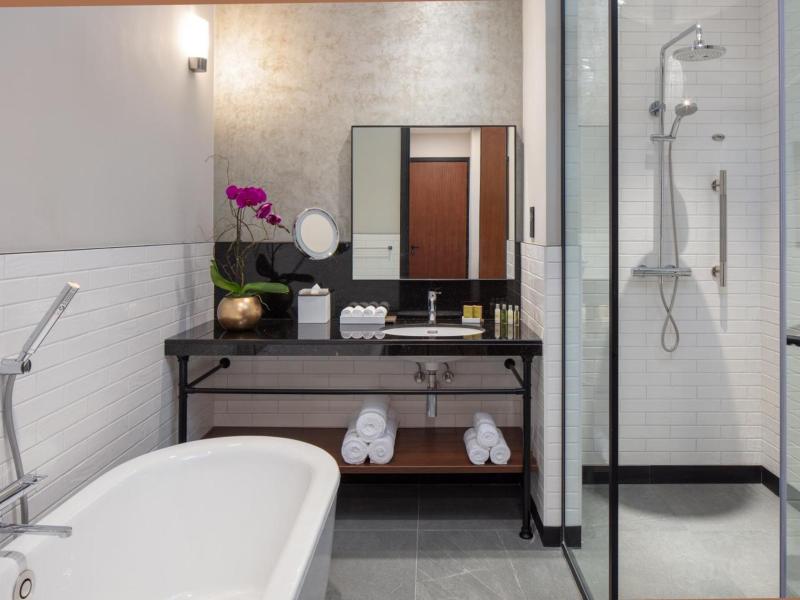 DoubleTree by Hilton Dubai M Square Hotel & Residences