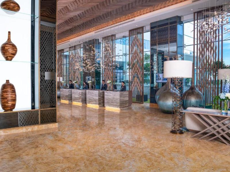 Al Jaddaf Rotana Suite Hotel