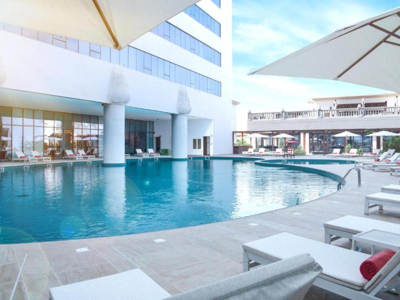 Al Jaddaf Rotana Suite Hotel