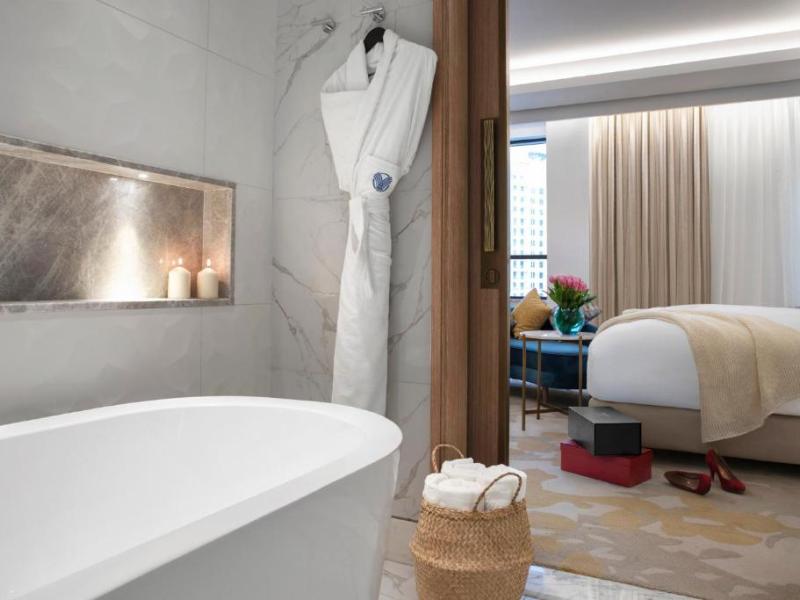 Al Jaddaf Rotana Suite Hotel