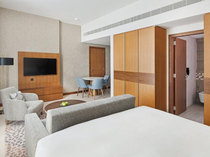 Staybridge Suites Dubai Al-Maktoum Airport