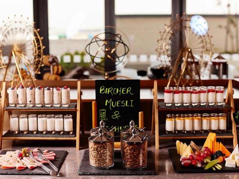 Staybridge Suites Dubai Al-Maktoum Airport