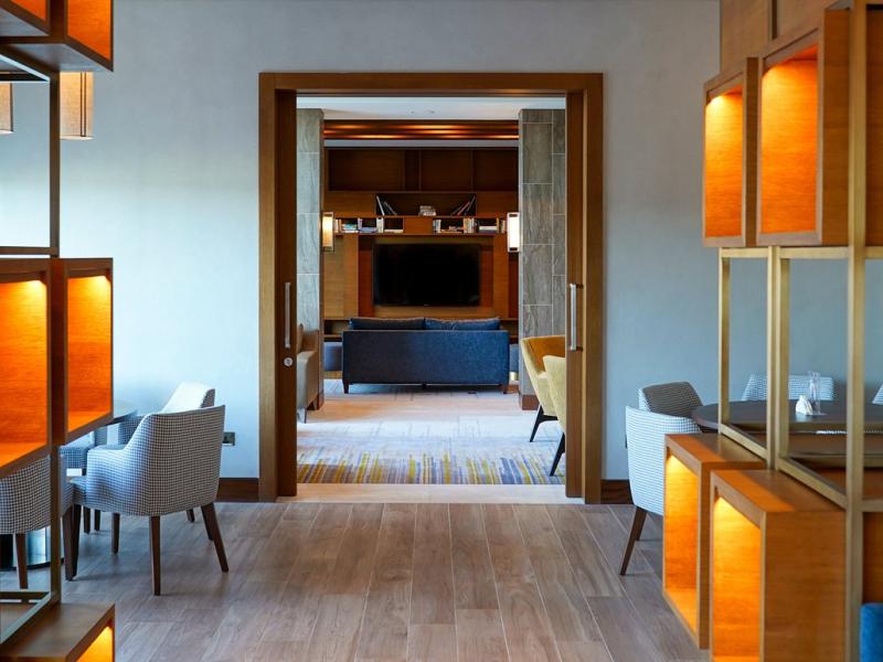 Staybridge Suites Dubai Al-Maktoum Airport