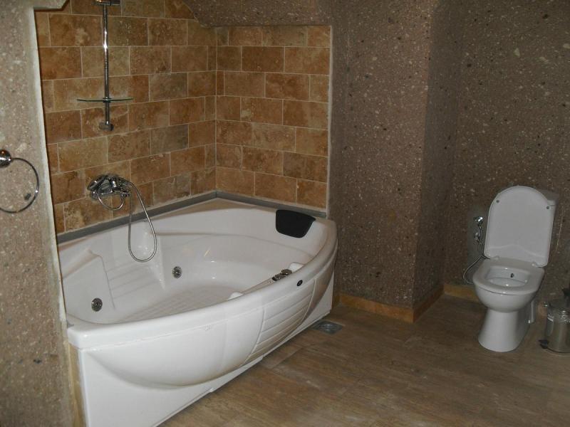 El Puente Cave Hotel