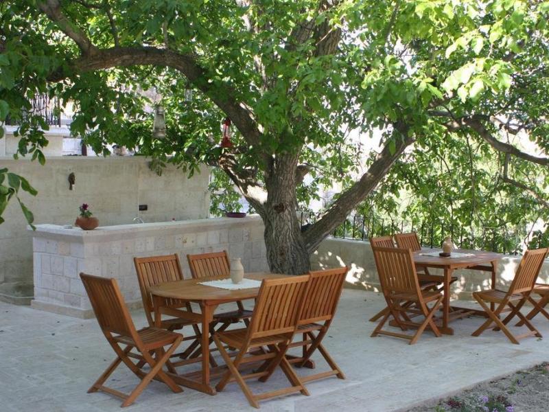 El Puente Cave Hotel