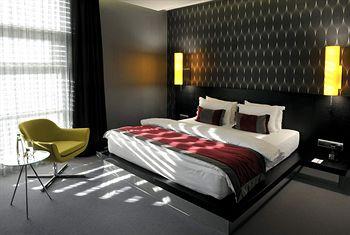 Vernazza Suites Hotel