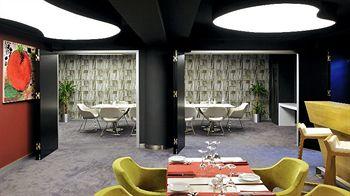 Vernazza Suites Hotel