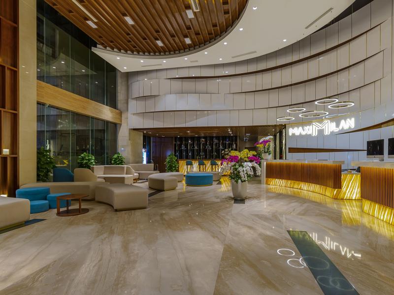 Maximilan Danang Beach Hotel
