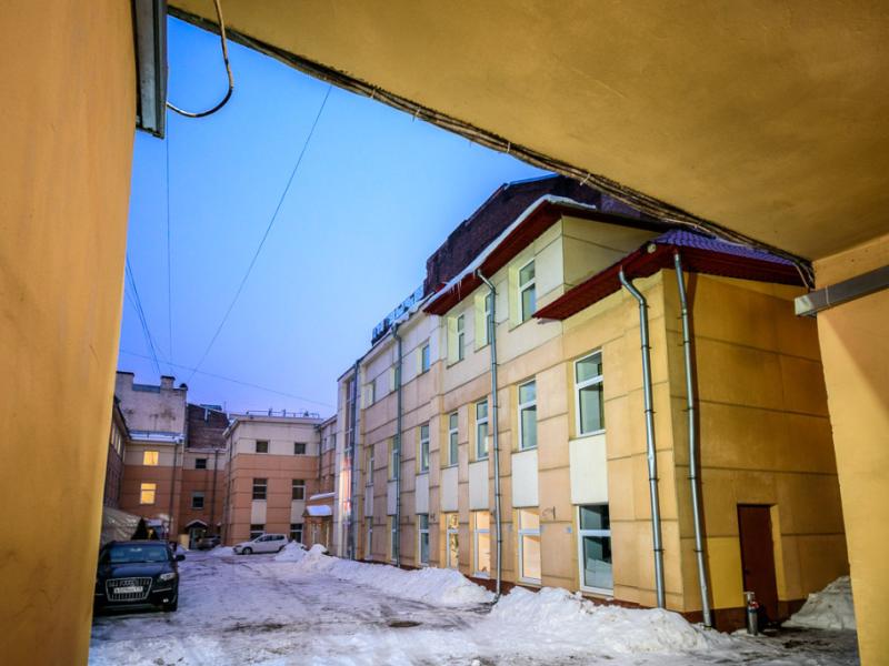 Red Apple Hotel